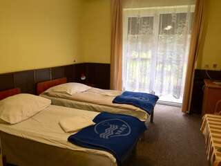 Курортные отели Relax Щитна Двухместный номер с 2 отдельными кроватями и дополнительной кроватью-2
